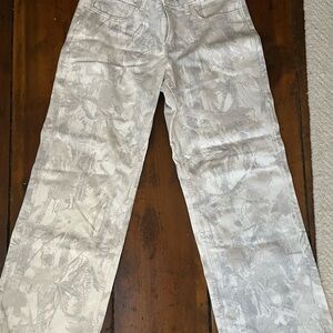 Brand New ( Never Worn ) Hollister Low-Rise Baggy Pants in Camo